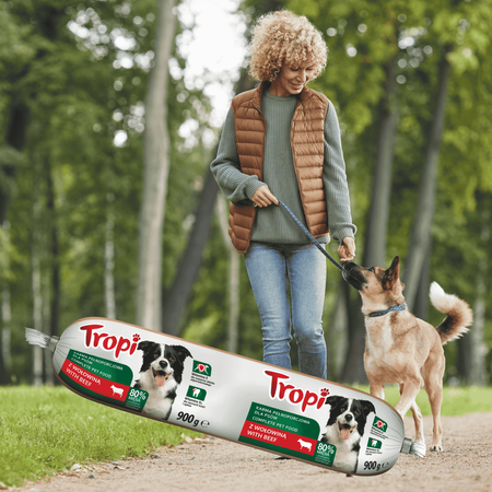 TROPI kiełbasa dla psa z wołowiną mokra karma baton 900g